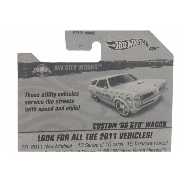 Hot Wheels HW City Works 111/240 - Yellow Custom ’66 GTO Wagon 3/10 Diecast Car